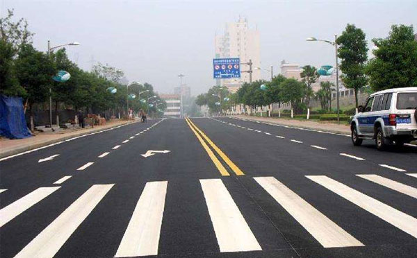 甘德标线涂料在甘德环氧地坪项目中的选择与应用